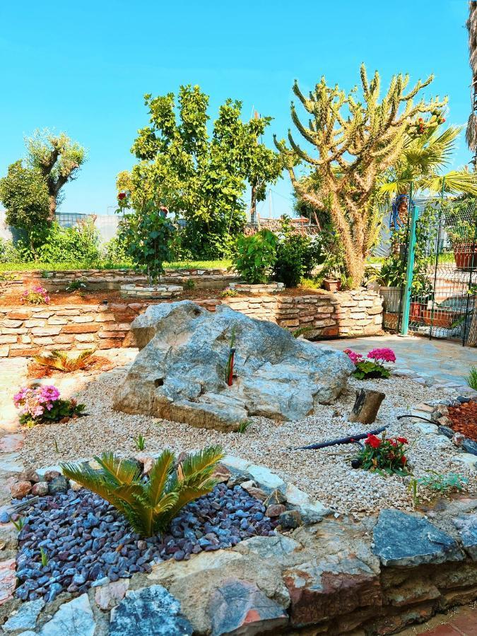 Kalamata Garden Suite Εξωτερικό φωτογραφία